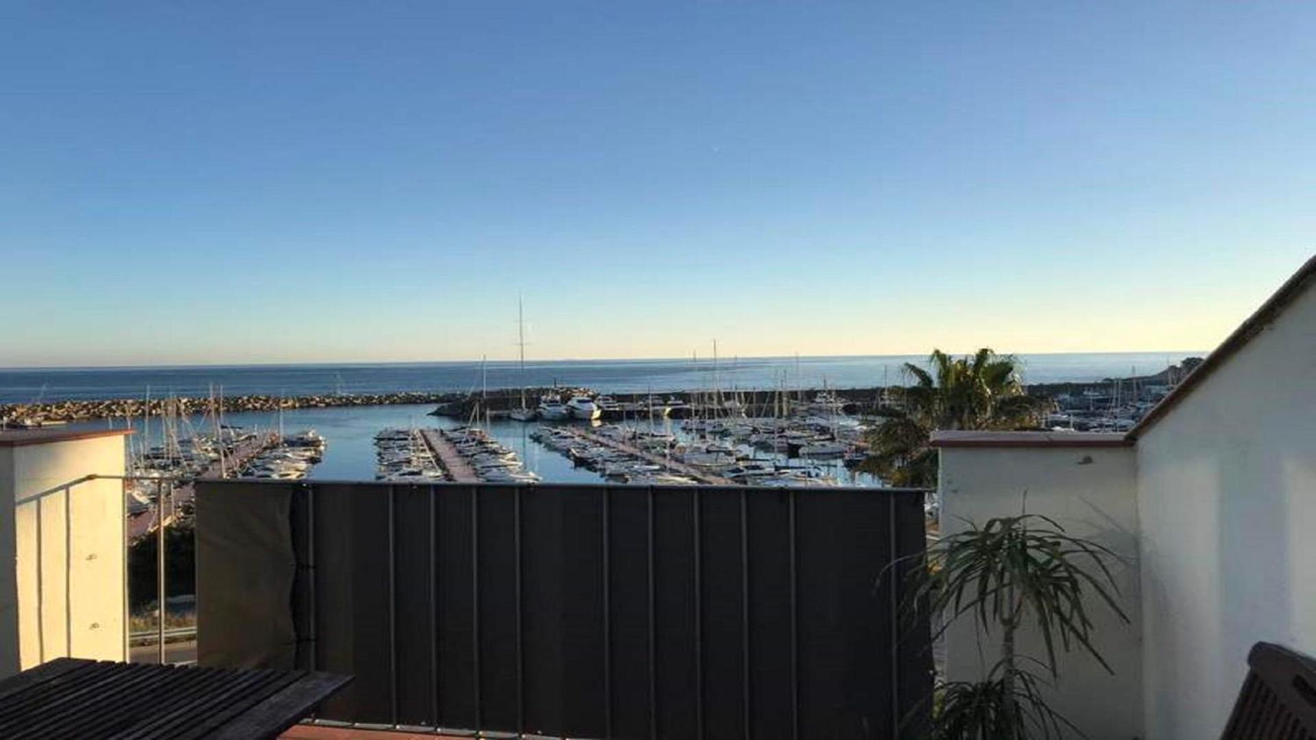Apartamentos Port Marina Palamós Eksteriør billede